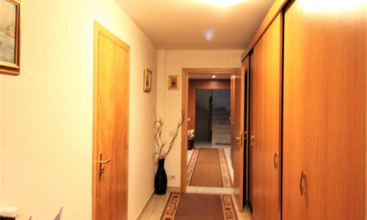 Vila Dorobanti 7 Camere - Garaj - 2000