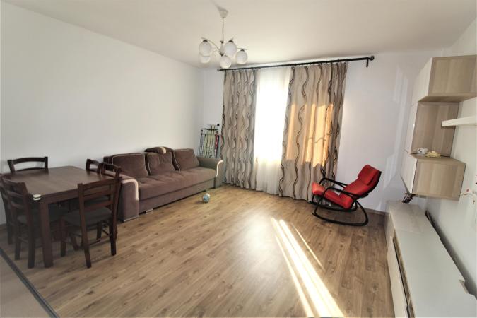 3 camere-decomandat- 72 mp-centrala proprie-1 Mai