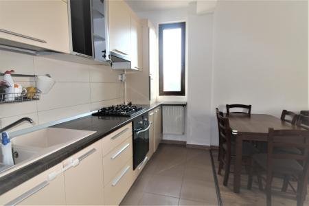 3 camere-decomandat- 72 mp-centrala proprie-1 Mai