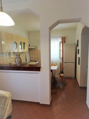 2 camere in vila interbelica-decomandat-66 mp-centrala proprie-Domenii