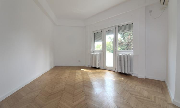 4 camere-100 mp- 2 balcoane-centrala proprie-Domenii