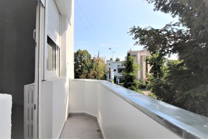 4 camere-100 mp- 2 balcoane-centrala proprie-Domenii