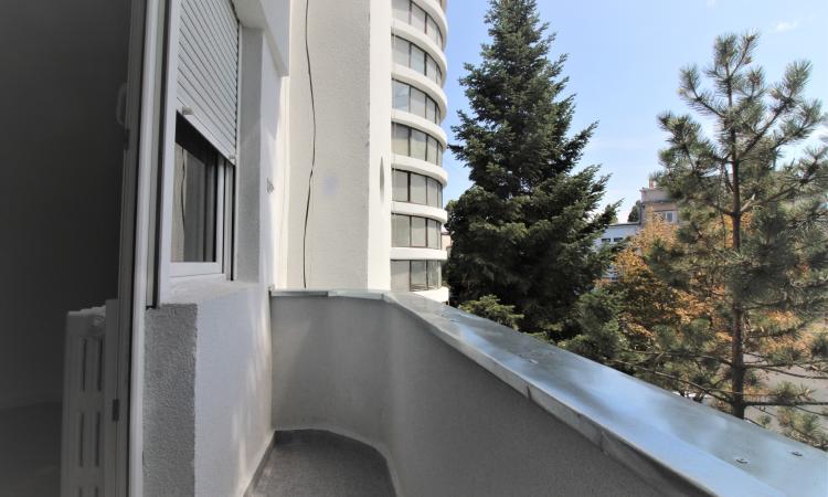 4 camere-100 mp- 2 balcoane-centrala proprie-Domenii