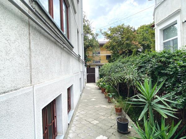 Birouri - Rezidenta - 4 camere - Primaverii - Vila