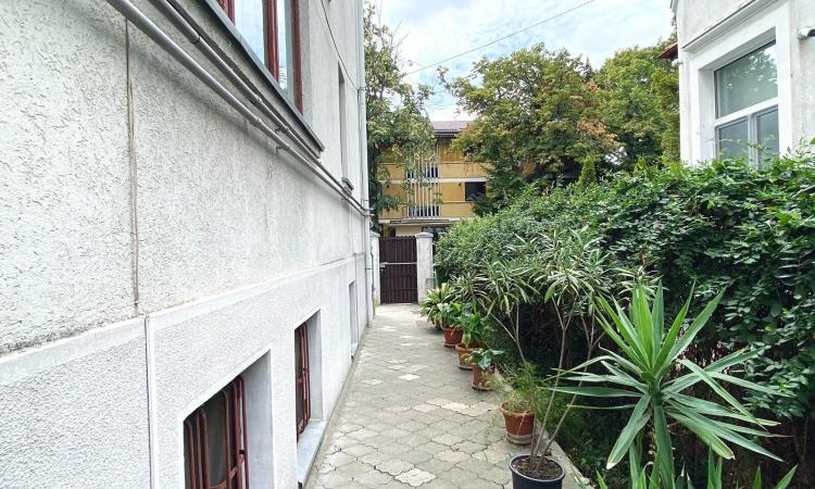 Birouri - Rezidenta - 4 camere - Primaverii - Vila