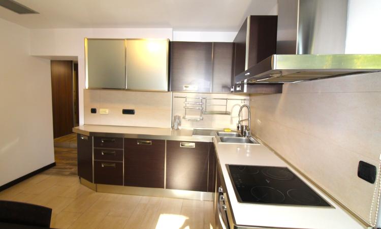3 camere-decomandat-100 mp-2 bai-centrala-2 locuri parcare-Primaverii