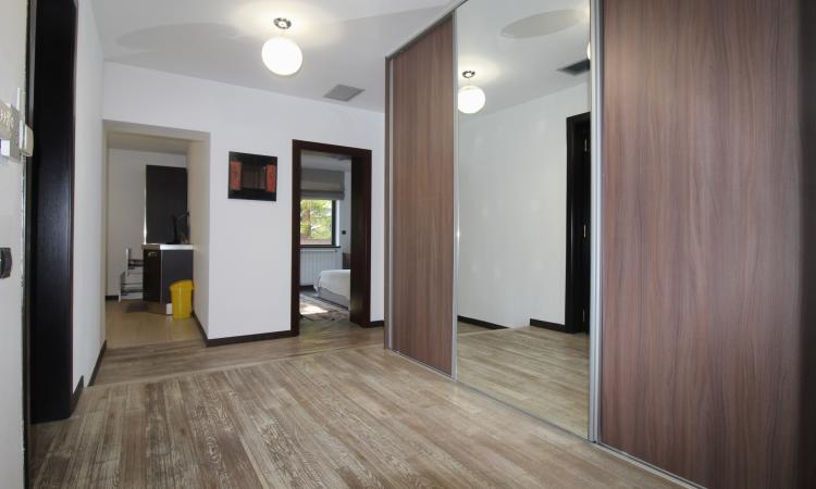 3 camere-decomandat-100 mp-2 bai-centrala-2 locuri parcare-Primaverii