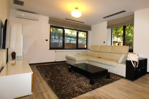 3 camere-decomandat-100 mp-2 bai-centrala-2 locuri parcare-Primaverii