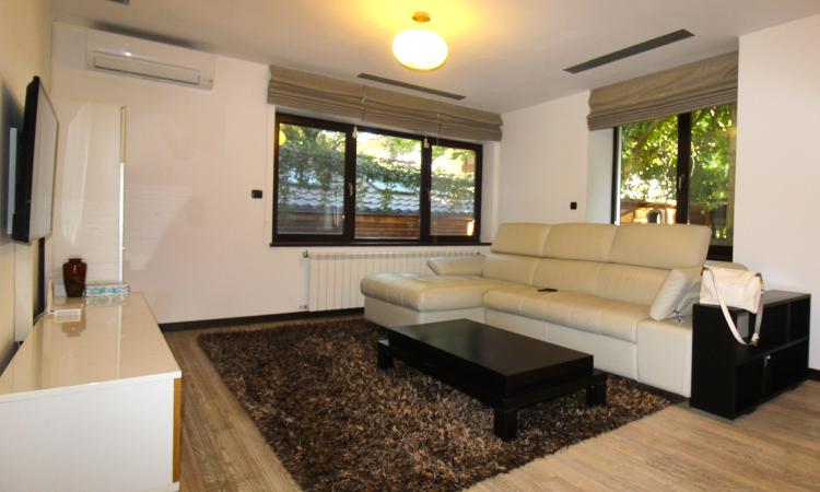 3 camere-decomandat-100 mp-2 bai-centrala-2 locuri parcare-Primaverii