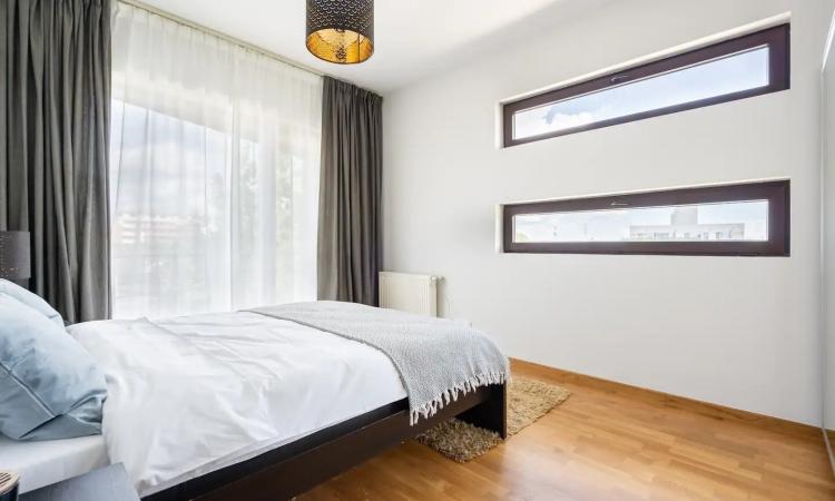 Baneasa - Sisesti, apartament 2 camere in bloc, semidecomandat, etaj 2/3