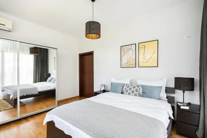 Baneasa - Sisesti, apartament 2 camere in bloc, semidecomandat, etaj 2/3