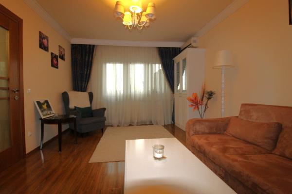 prima inchiriere - 4 camere decomandat- 2 bai-2 balcoane - Turda