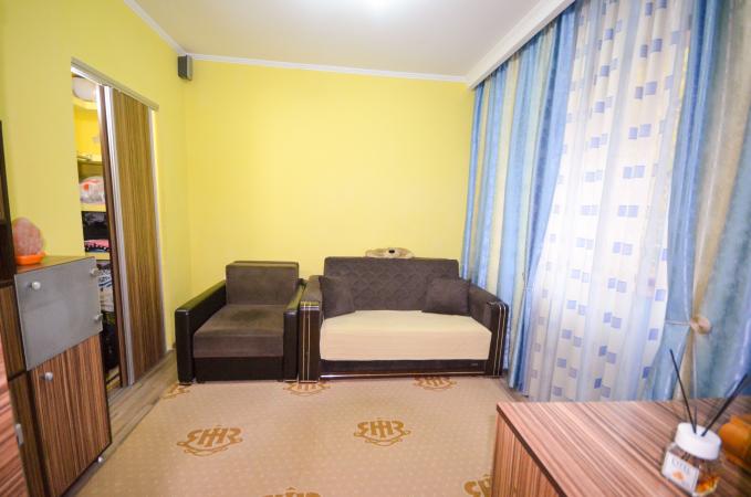 Piata Muncii - Basarabia - Chisinau - garsoniera mobilata - centrala proprie