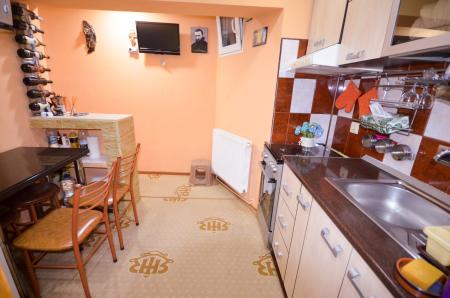 Piata Muncii - Basarabia - Chisinau - garsoniera mobilata - centrala proprie