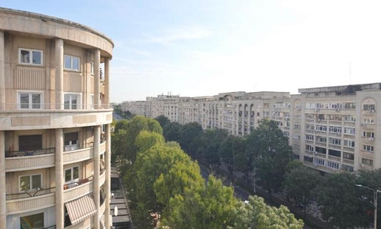 Decebal-Piata Alba Iulia-vedere bulevard-complet renovata