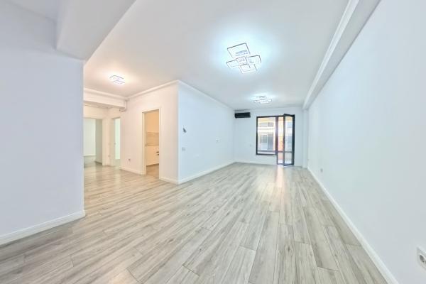3 camere Via Pipera - Etaj 2/5 - 93 mp utili -