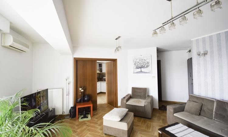 Luxury apartment Sisesti Bucurestii Noi, 2 Cocosi in a residential complex