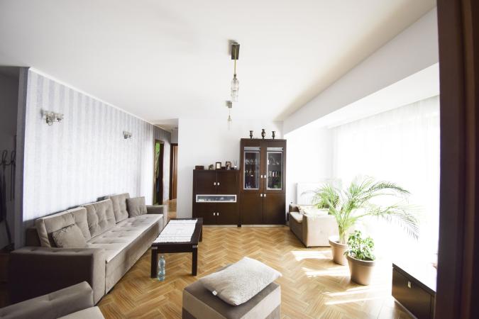 Luxury apartment Sisesti Bucurestii Noi, 2 Cocosi in a residential complex