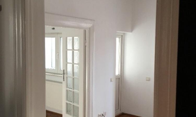 Apartament 2 camere Romana vis a vis Restaurant ”La Mama”