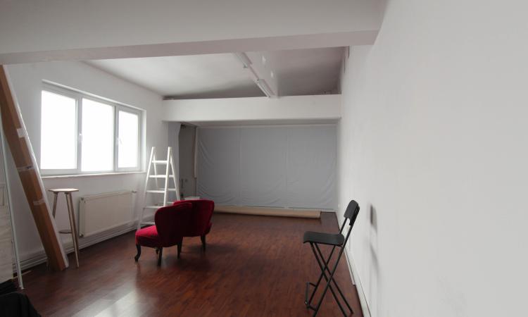 Vila-Rond George Cosbuc-Casa Poporului, curte generoasa