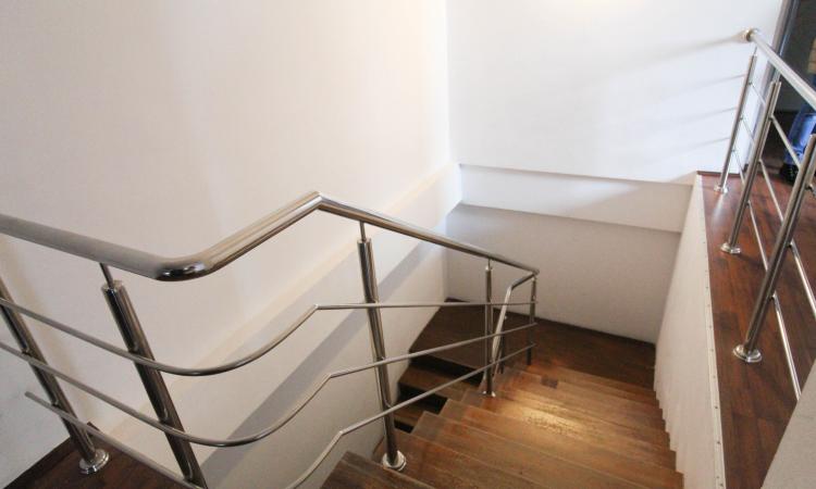 Vila-Rond George Cosbuc-Casa Poporului, curte generoasa
