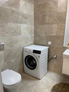 Luxuria - Domenii - Herastrau - Expozitiei