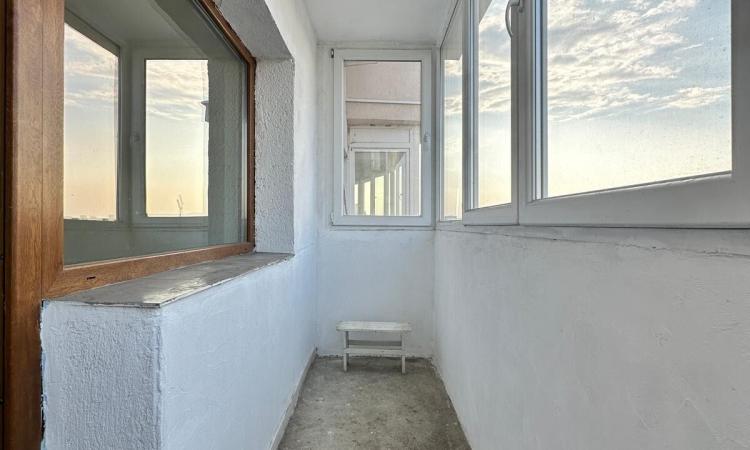 4 rooms - 0 minutes Metrou Stefan cel Mare - 90 usable square meters - 1982
