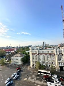 4 rooms - 0 minutes Metrou Stefan cel Mare - 90 usable square meters - 1982