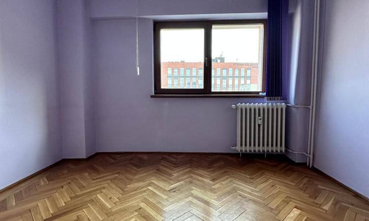 4 rooms - 0 minutes Metrou Stefan cel Mare - 90 usable square meters - 1982