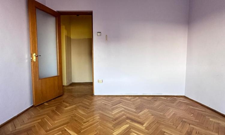 4 rooms - 0 minutes Metrou Stefan cel Mare - 90 usable square meters - 1982