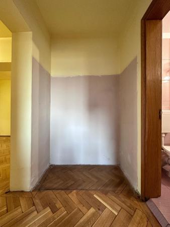 4 rooms - 0 minutes Metrou Stefan cel Mare - 90 usable square meters - 1982