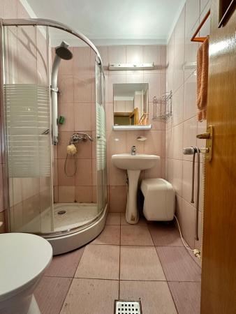 4 rooms - 0 minutes Metrou Stefan cel Mare - 90 usable square meters - 1982