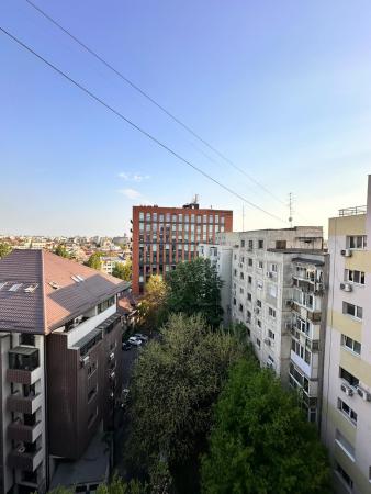 4 rooms - 0 minutes Metrou Stefan cel Mare - 90 usable square meters - 1982