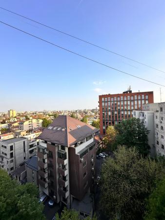 4 rooms - 0 minutes Metrou Stefan cel Mare - 90 usable square meters - 1982