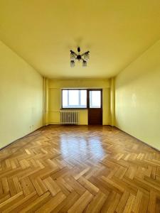 4 rooms - 0 minutes Metrou Stefan cel Mare - 90 usable square meters - 1982