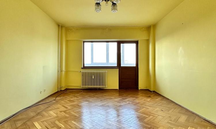4 rooms - 0 minutes Metrou Stefan cel Mare - 90 usable square meters - 1982