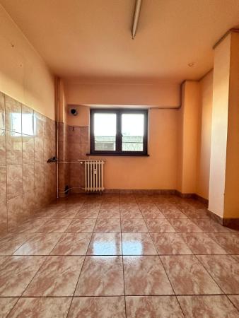 4 rooms - 0 minutes Metrou Stefan cel Mare - 90 usable square meters - 1982