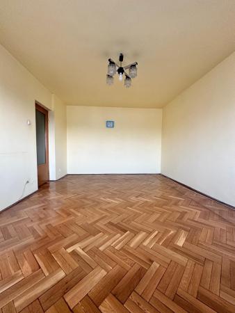 4 rooms - 0 minutes Metrou Stefan cel Mare - 90 usable square meters - 1982