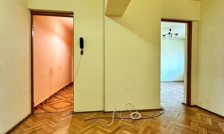 4 rooms - 0 minutes Metrou Stefan cel Mare - 90 usable square meters - 1982