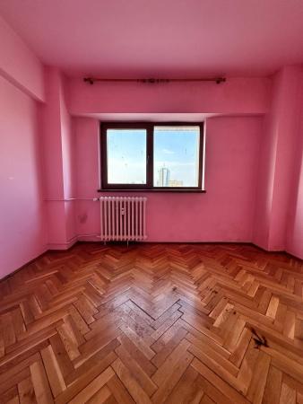 4 rooms - 0 minutes Metrou Stefan cel Mare - 90 usable square meters - 1982