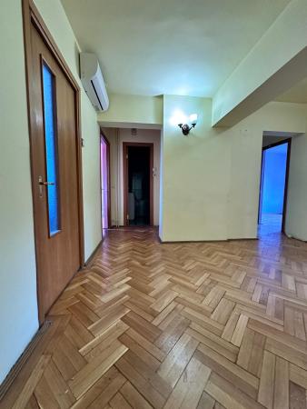 4 rooms - 0 minutes Metrou Stefan cel Mare - 90 usable square meters - 1982