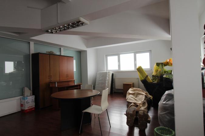 Vila-Rond George Cosbuc-curte generoasa, ideala pentru sediu de firma