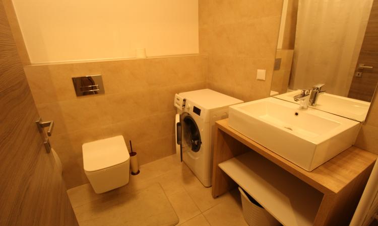 Unirii-Piata Unirii-Terasa--loc de parcare subteran-complet renovat