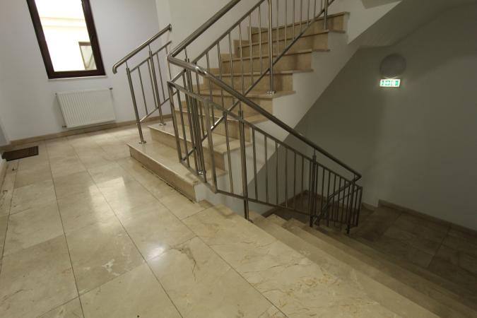 Unirii-Piata Unirii-Terasa--loc de parcare subteran-complet renovat