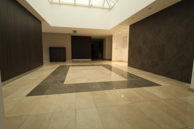 Unirii-Piata Unirii-Terasa--loc de parcare subteran-complet renovat