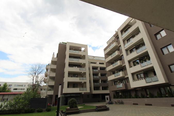Unirii-Piata Unirii-Terasa--loc de parcare subteran-complet renovat