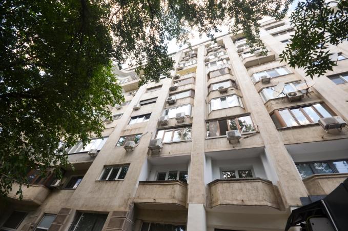 Unirii - Piata Alba Iulia - Decebal - Garsoniera renovata integral -nou mobilata