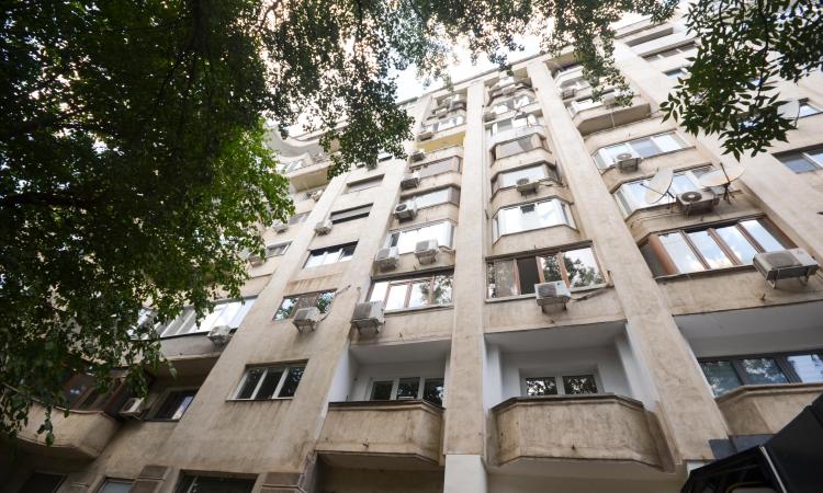 Unirii - Piata Alba Iulia - Decebal - Garsoniera renovata integral -nou mobilata