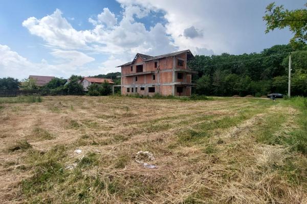 Teren 1.000 mp lângă pădure – Balotești, Str. Fieni | P+2 | Deschidere 21 ml
