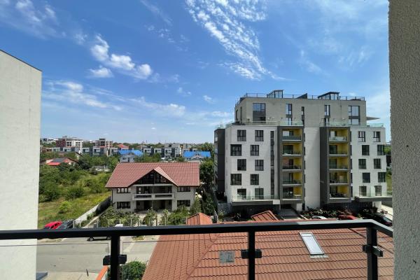 Baneasa - Sisesti, apartament 2 camere in bloc, decomandat, etaj 4/5